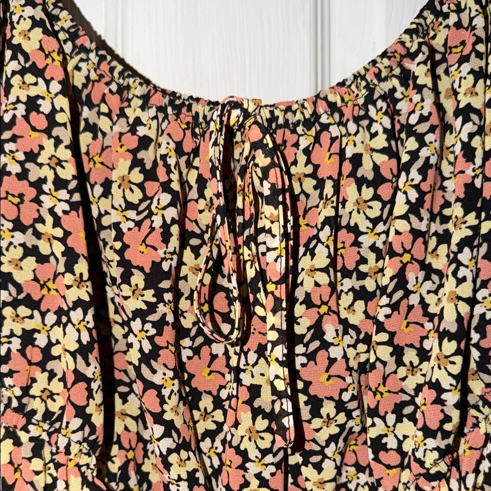 Forever 21 Plus Size Floral Puff Sleeve Top - Picture 4 of 7